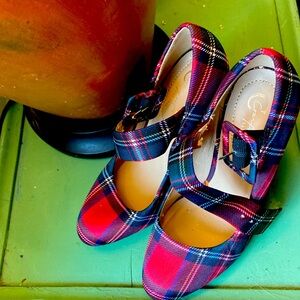 Plaid 👠 heels